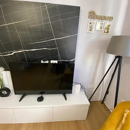 Signature 11 Tirana